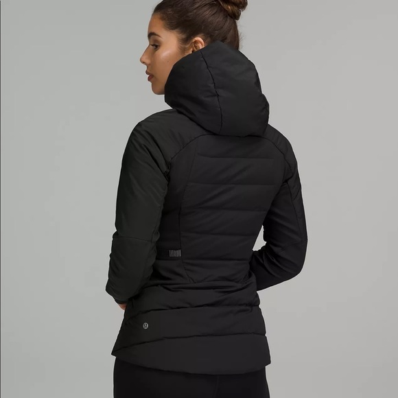 Lululemon Down for it all jacket size 6. Black - Picture 4 of 8